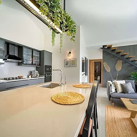 Oxy Seaview Private Pool Indoor Heated Pool Отель