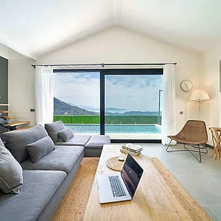 Oxy Seaview Private Pool Indoor Heated Pool Отель *