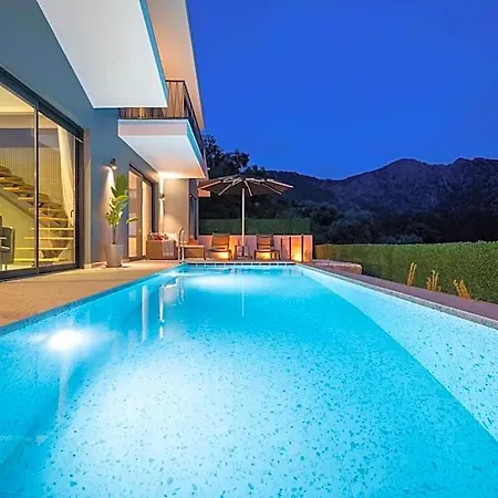 Hotel Oxy Seaview Private Pool Indoor Heated Pool *