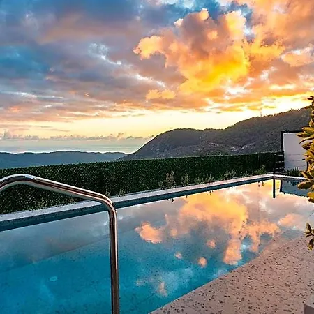 Oxy Seaview Private Pool Indoor Heated Pool